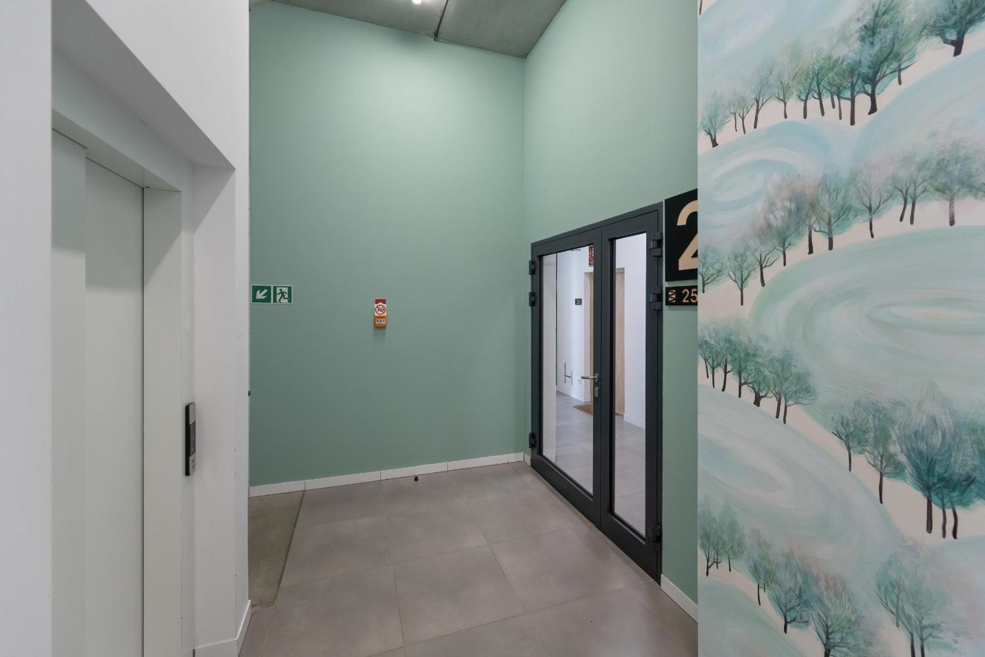 Airport Zarembowicza By Renters Apartment
